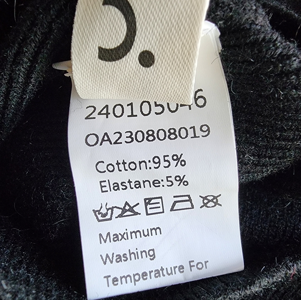 NWT. COMMENSE Black Off Shoulder top - Picture 4 of 4